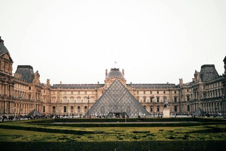 Le Louvre : des pratiques douteuses sur la billetterie en ligne ?